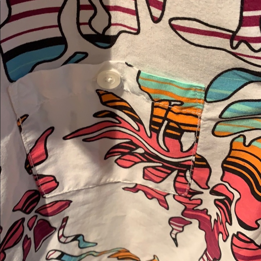 Beautiful Giant button down shirt - Picture 4 of 8